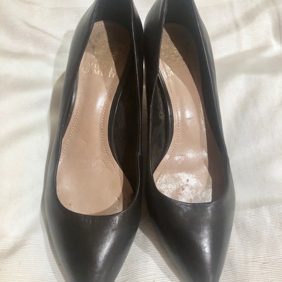 Vince Camuto “Goldie” kitten heel - Picture 2 of 5